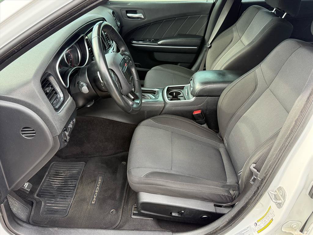 Used 2016 Dodge Charger R/T RWD image 13