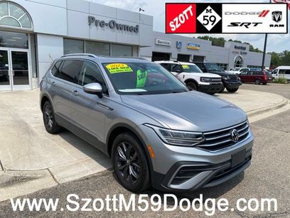 Used 2023 Volkswagen Tiguan SE w/ Panoramic Sunroof Package