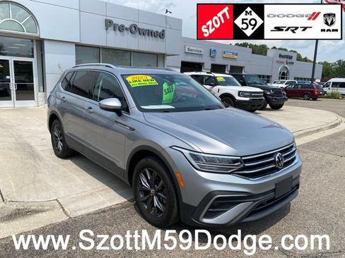 Used 2023 Volkswagen Tiguan SE w/ Panoramic Sunroof Package AWD/4WD image 1