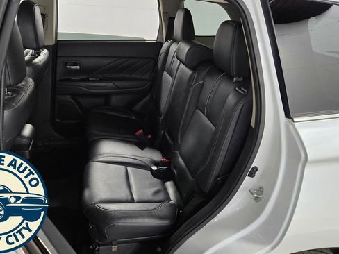 Used 2018 Mitsubishi Outlander SEL image 27