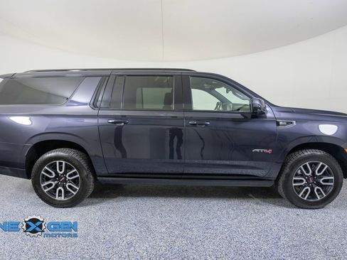 Used 2023 GMC Yukon XL AT4 w/ AT4 Premium Package AWD/4WD image 8