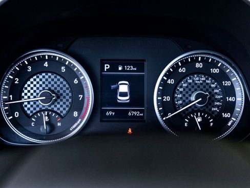 Used 2020 Hyundai Elantra SE image 16