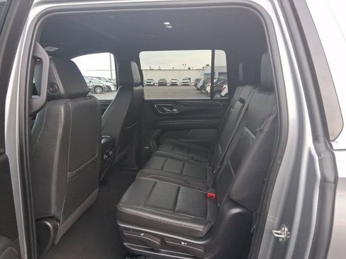 Used 2023 Chevrolet Suburban LT image 17