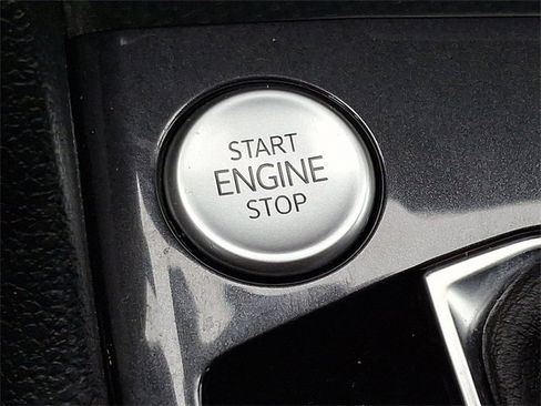 Used 2024 Volkswagen Tiguan SE R-Line image 23