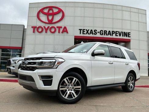 Used 2024 Ford Expedition Limited AWD/4WD image 2