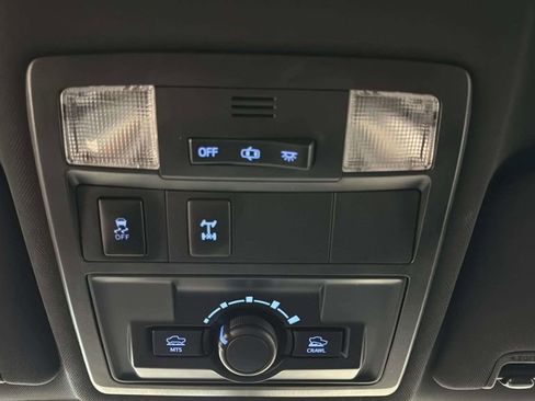 Used 2016 Toyota Tacoma TRD Off-Road AWD/4WD image 25