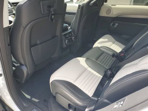 New 2026 Land Rover Discovery Dynamic SE AWD/4WD image 9