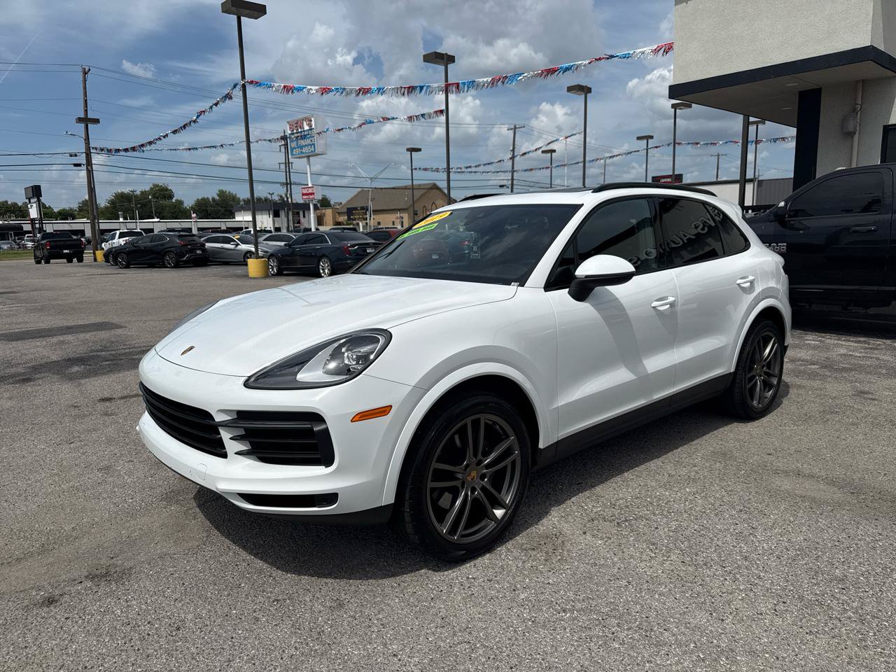 Used 2019 Porsche Cayenne AWD/4WD image 2