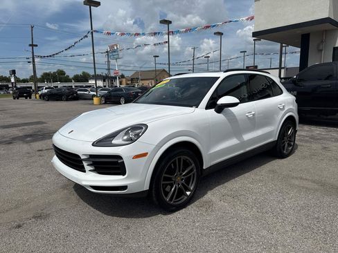 Used 2019 Porsche Cayenne AWD/4WD image 2