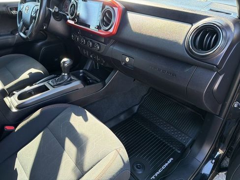 Used 2020 Toyota Tacoma TRD Off-Road AWD/4WD image 26