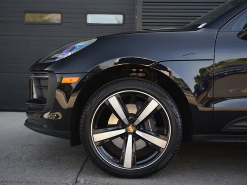 Certified 2026 Porsche Macan AWD/4WD image 38