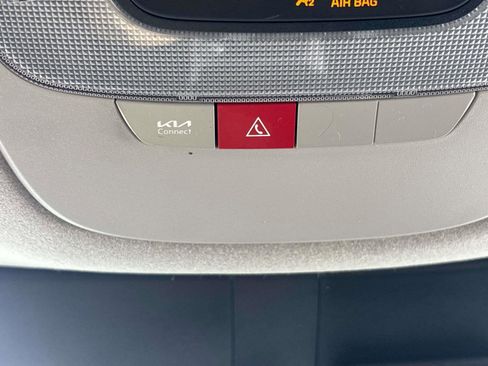 Used 2024 Kia Niro EX image 24