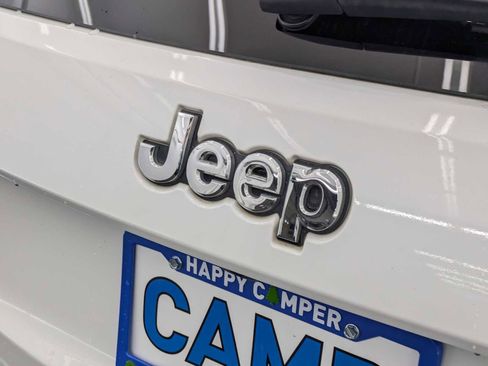 Used 2019 Jeep Grand Cherokee Limited AWD/4WD image 13