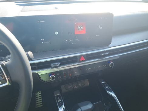 Used 2024 Kia Sorento SX image 19