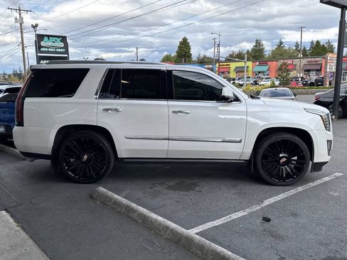 Used 2016 Cadillac Escalade Premium AWD/4WD image 5