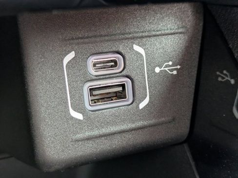 New 2026 Jeep Compass Latitude image 19