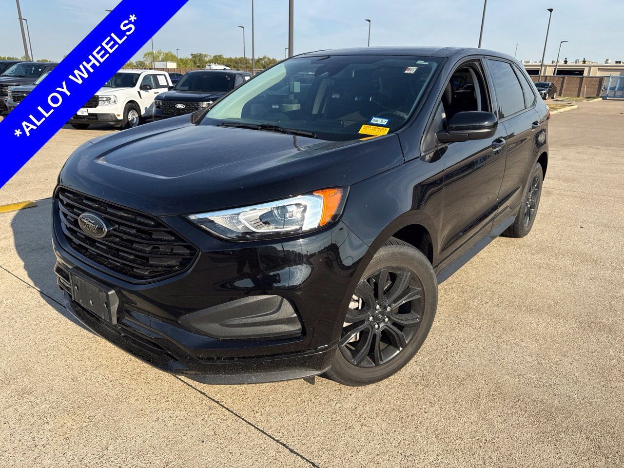 Used 2024 Ford Edge SE w/ Black Appearance Package AWD/4WD image 1