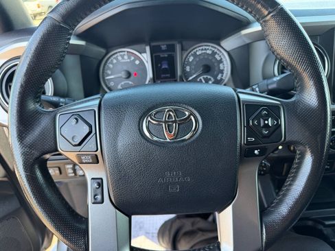Used 2017 Toyota Tacoma Limited w/ Tow Package AWD/4WD image 19