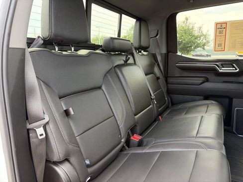 Used 2024 Chevrolet Silverado 1500 LTZ AWD/4WD image 37