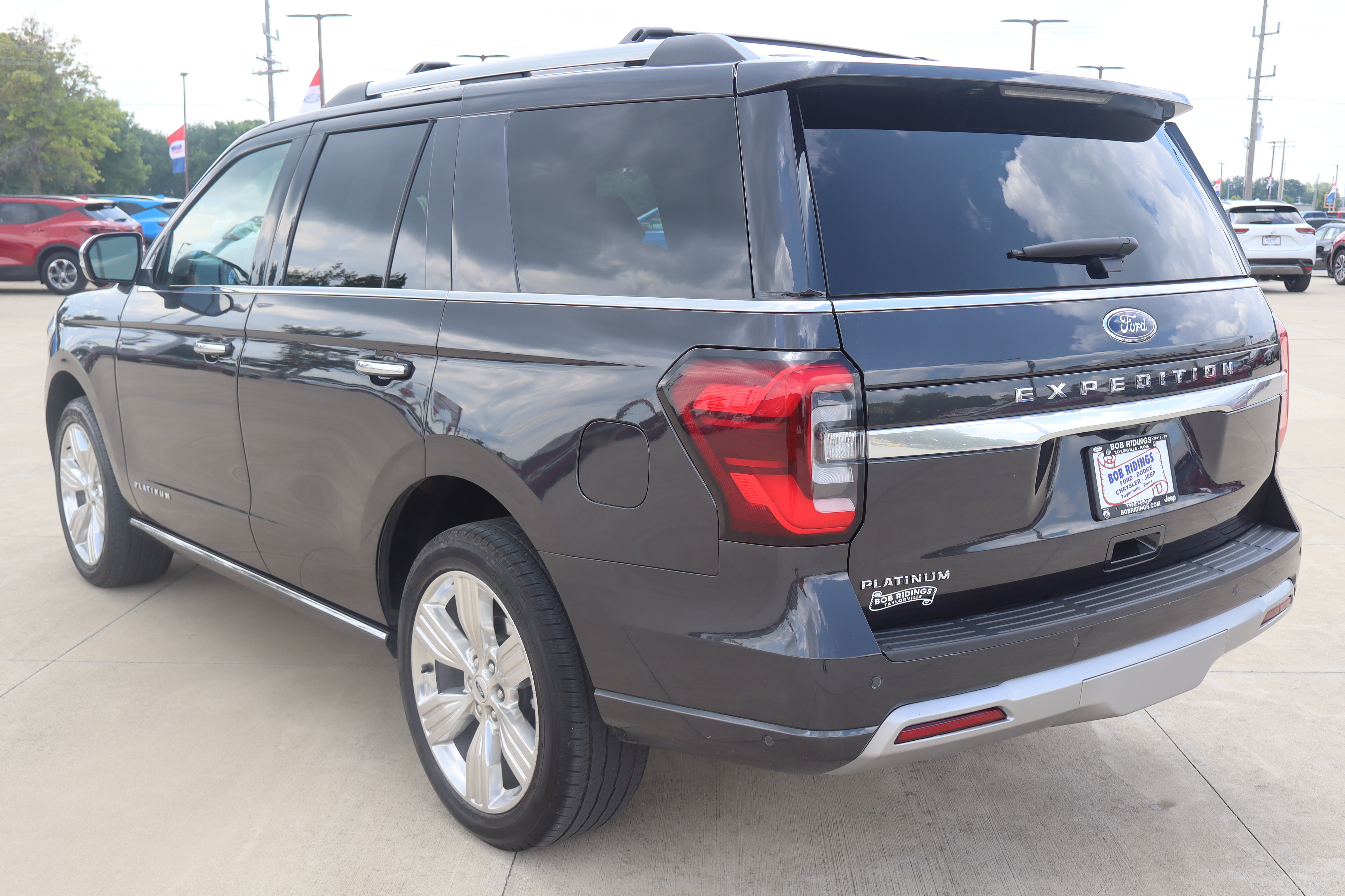 Used 2024 Ford Expedition Platinum AWD/4WD image 8