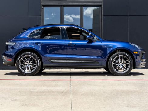 Certified 2026 Porsche Macan AWD/4WD image 12