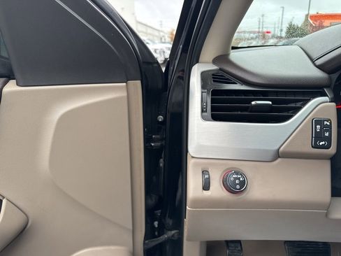 Used 2015 GMC Yukon XL SLT w/ Open Road Package image 12