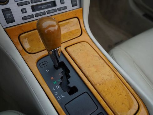 Used 2002 Lexus SC 430 Convertible image 13