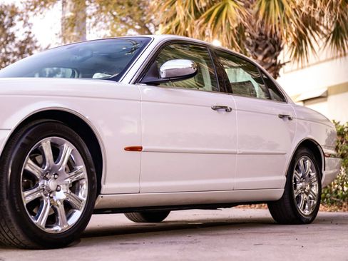 Used 2004 Jaguar XJ8 image 7