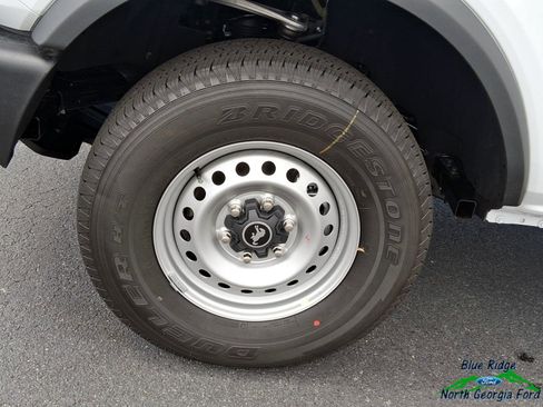 New 2025 Ford Bronco 4-Door image 9