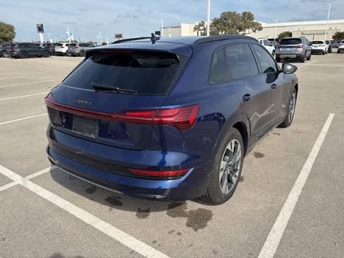 Used 2022 Audi e-tron Premium image 5