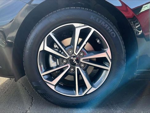 Used 2024 Kia Forte LXS image 9