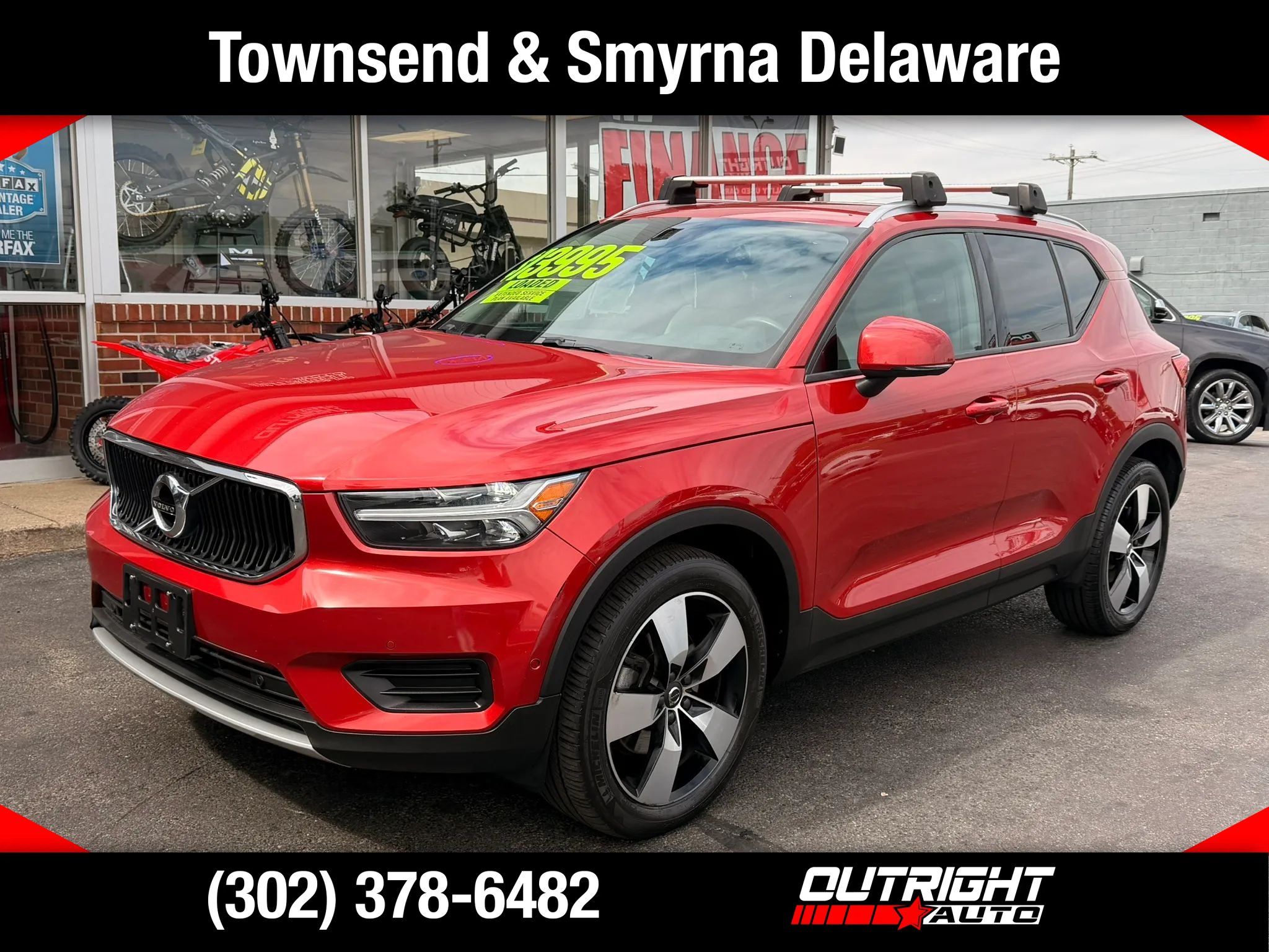 Used 2019 Volvo XC40 T4 Momentum FWD image 1