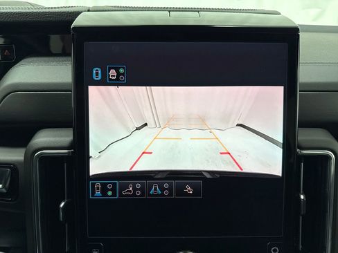 Used 2025 GMC Yukon Denali AWD/4WD image 34