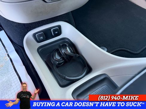 Used 2018 Chrysler Pacifica Touring-L w/ Tire & Wheel Group image 28