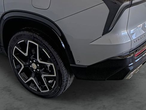 New 2026 Chevrolet Traverse High Country FWD image 9