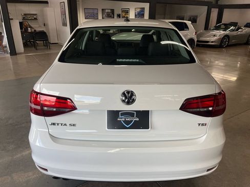 Used 2017 Volkswagen Jetta SE FWD image 9