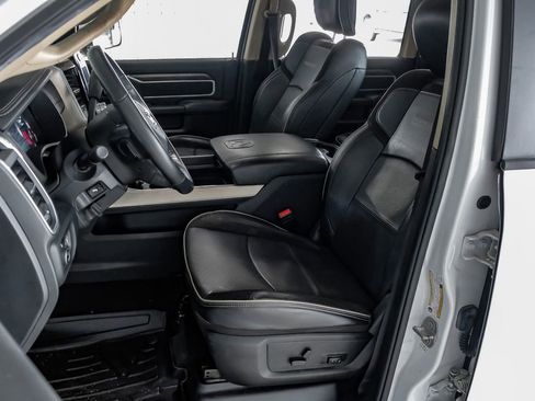 Used 2020 RAM 3500 Laramie image 31