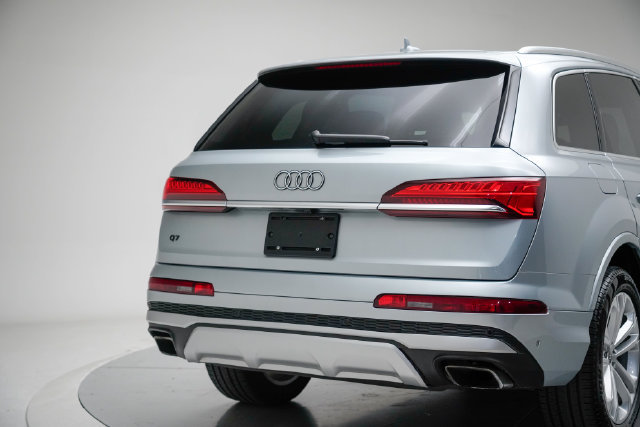 Used 2025 Audi Q7 3.0T Premium Plus AWD/4WD image 12