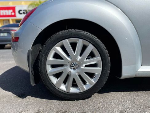 Used 2008 Volkswagen Beetle S image 10