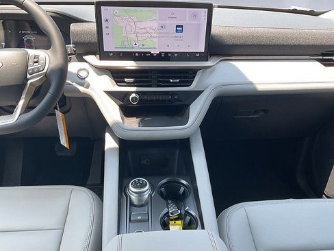 New 2026 Ford Explorer Active w/ Active Comfort Package RWD image 9