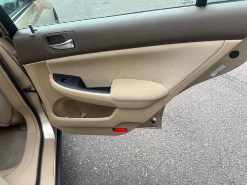 Used 2007 Honda Accord VP image 22