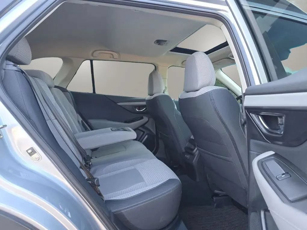 Used 2021 Subaru Outback Premium AWD/4WD image 43