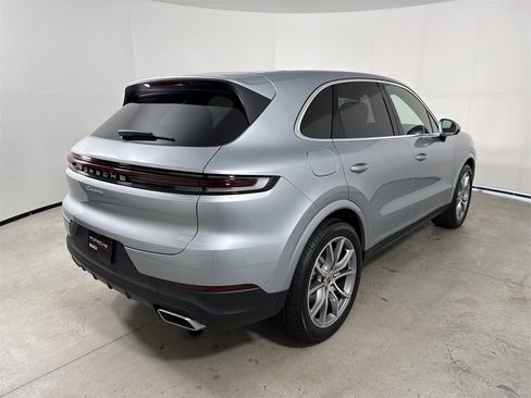 New 2026 Porsche Cayenne image 7