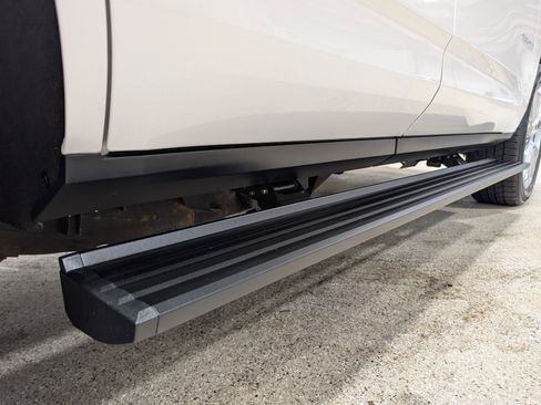 Used 2021 Chevrolet Tahoe High Country image 10