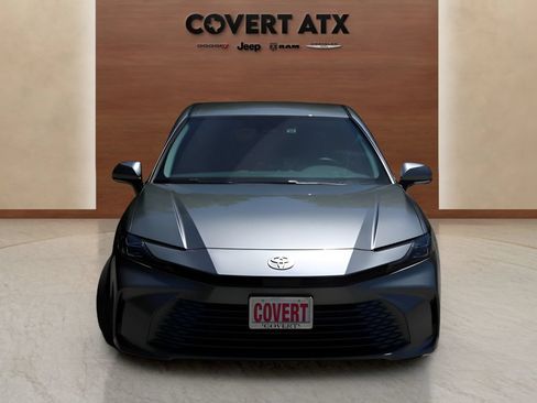 Used 2026 Toyota Camry XLE FWD image 8