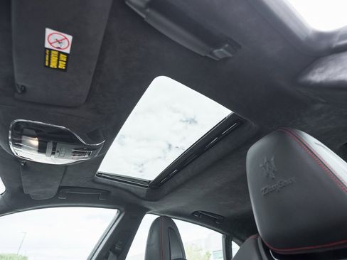 Used 2021 Maserati Quattroporte Trofeo image 56