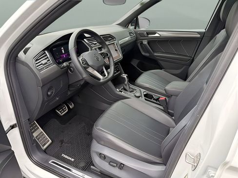 Used 2022 Volkswagen Tiguan SE R-Line AWD/4WD image 11