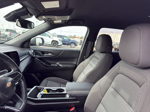 Used 2025 Chevrolet Equinox LT image 26