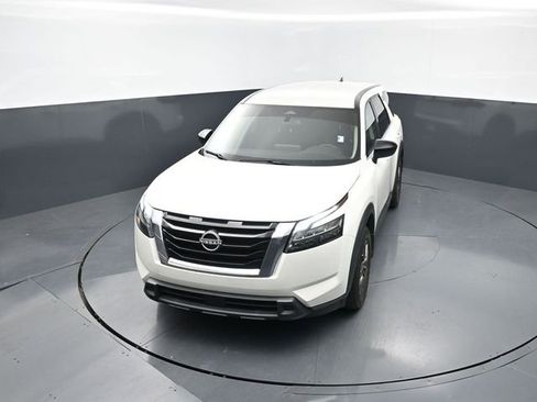 Used 2023 Nissan Pathfinder S FWD image 18