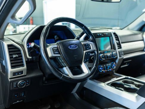 Used 2021 Ford F450 Lariat w/ Lariat Ultimate Package AWD/4WD image 9